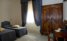 Lady Rose Bed & Breakfast